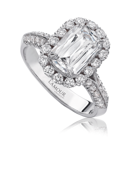 Classic diamond engagement ring with round cut diamond setting in 18K white gold