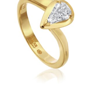 L'Amour Crisscut® Pear Shape Diamond Engagement Ring