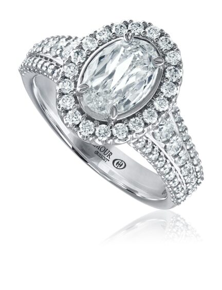 L’Amour Crisscut® oval cut diamond engagement ring